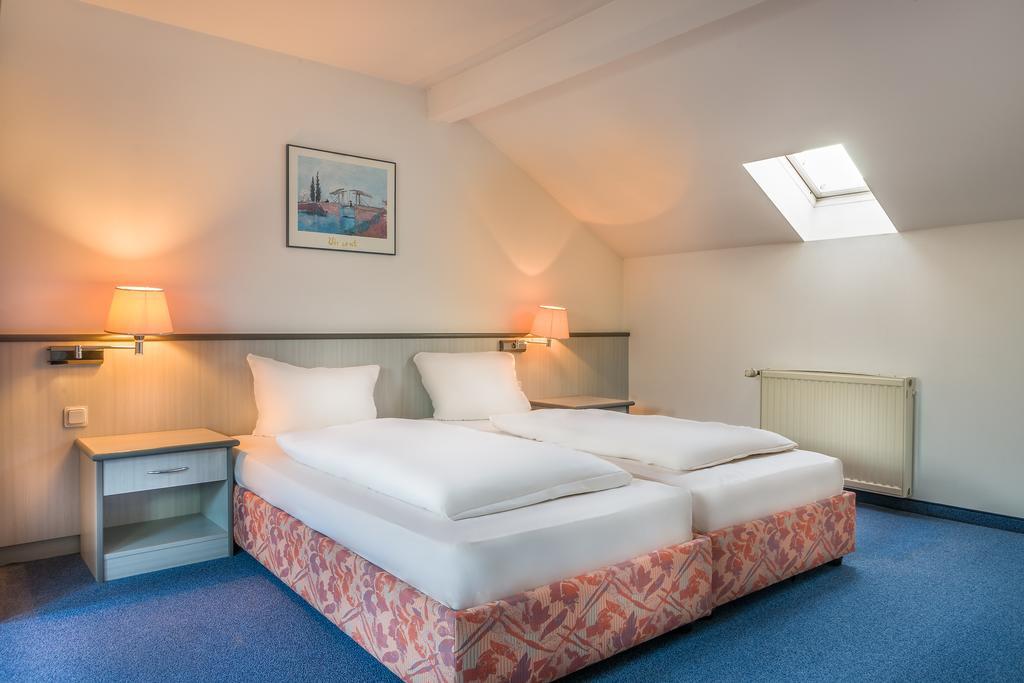 Hotel Am Bonhoefferplatz Dresde Extérieur photo