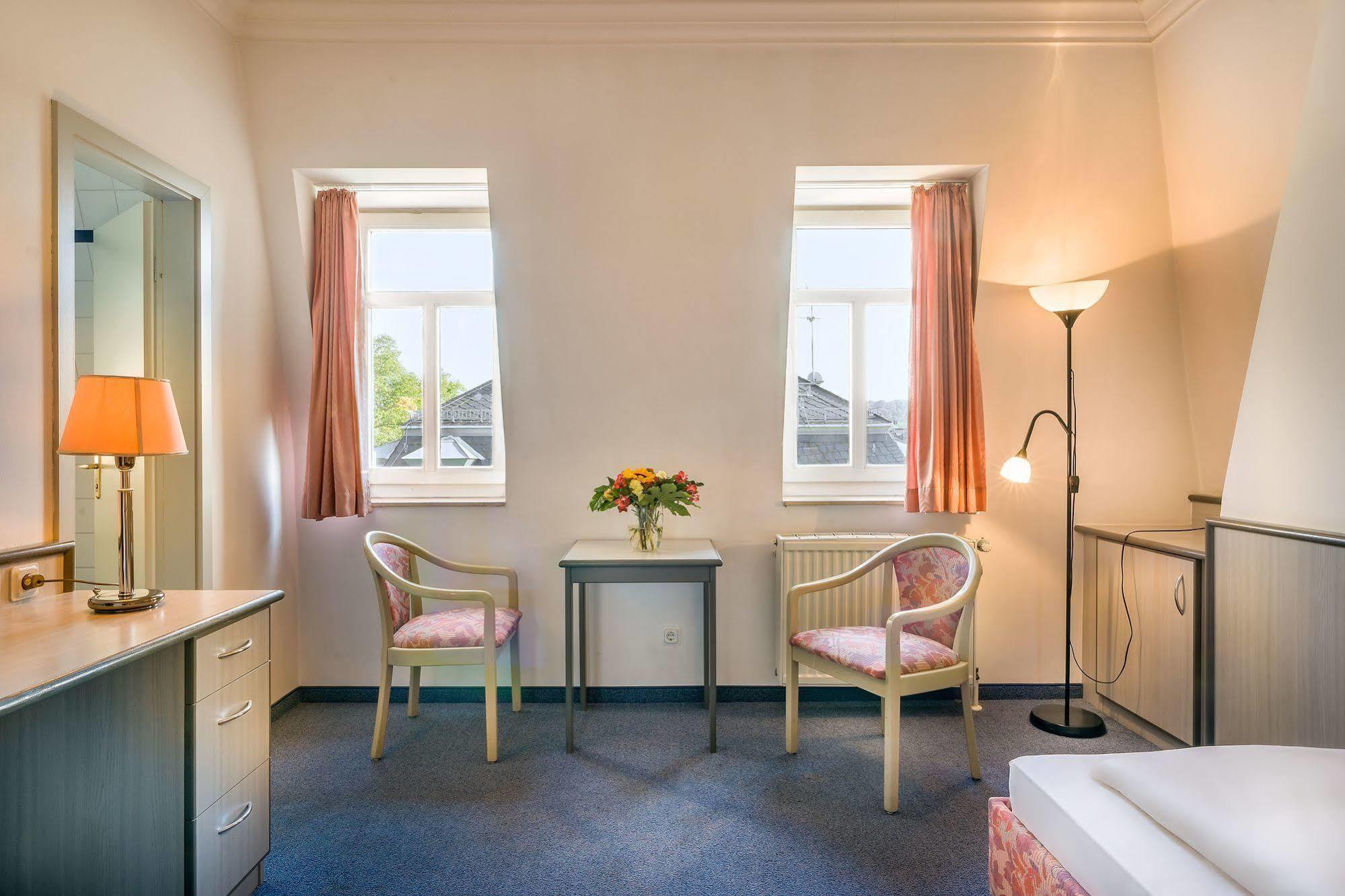 Hotel Am Bonhoefferplatz Dresde Extérieur photo